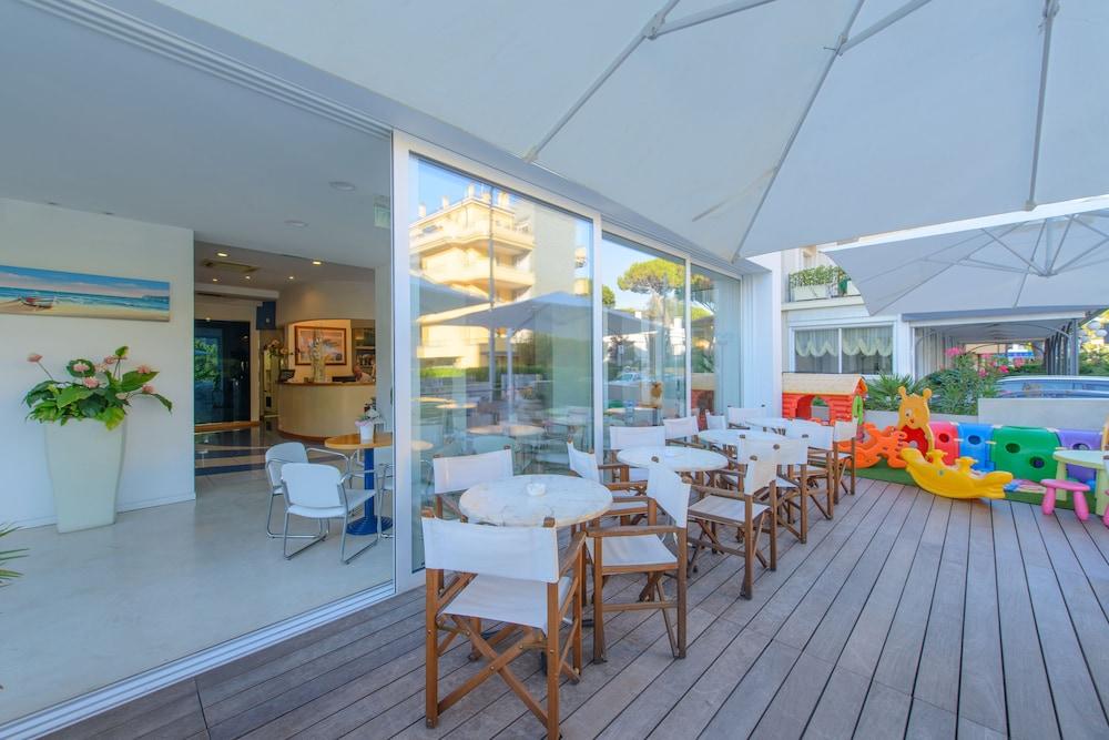 Hotel Giulietta Riccione Esterno foto