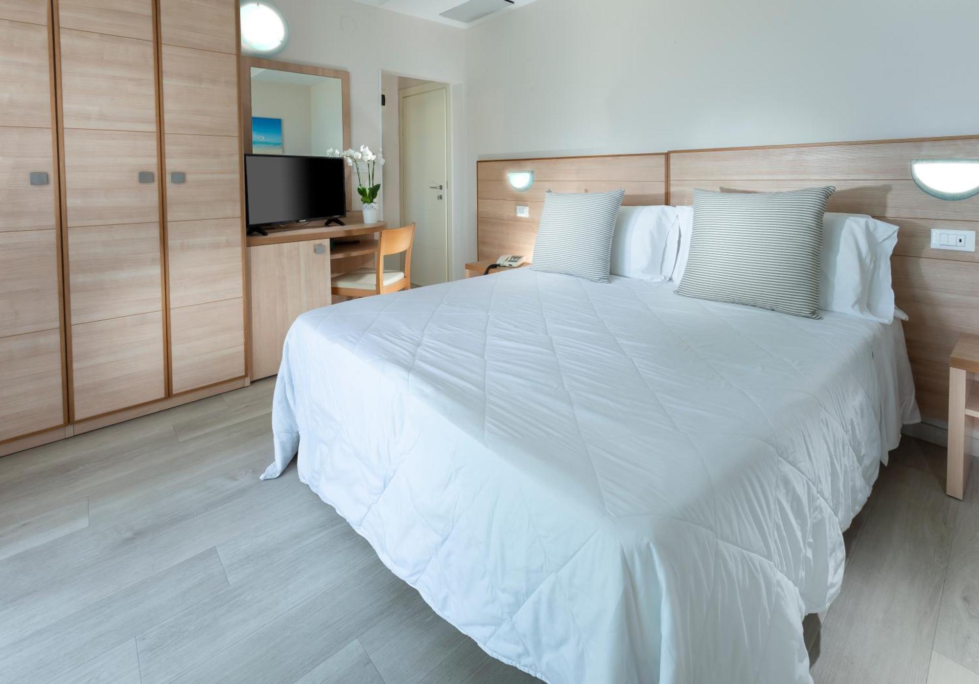 Hotel Giulietta Riccione Esterno foto