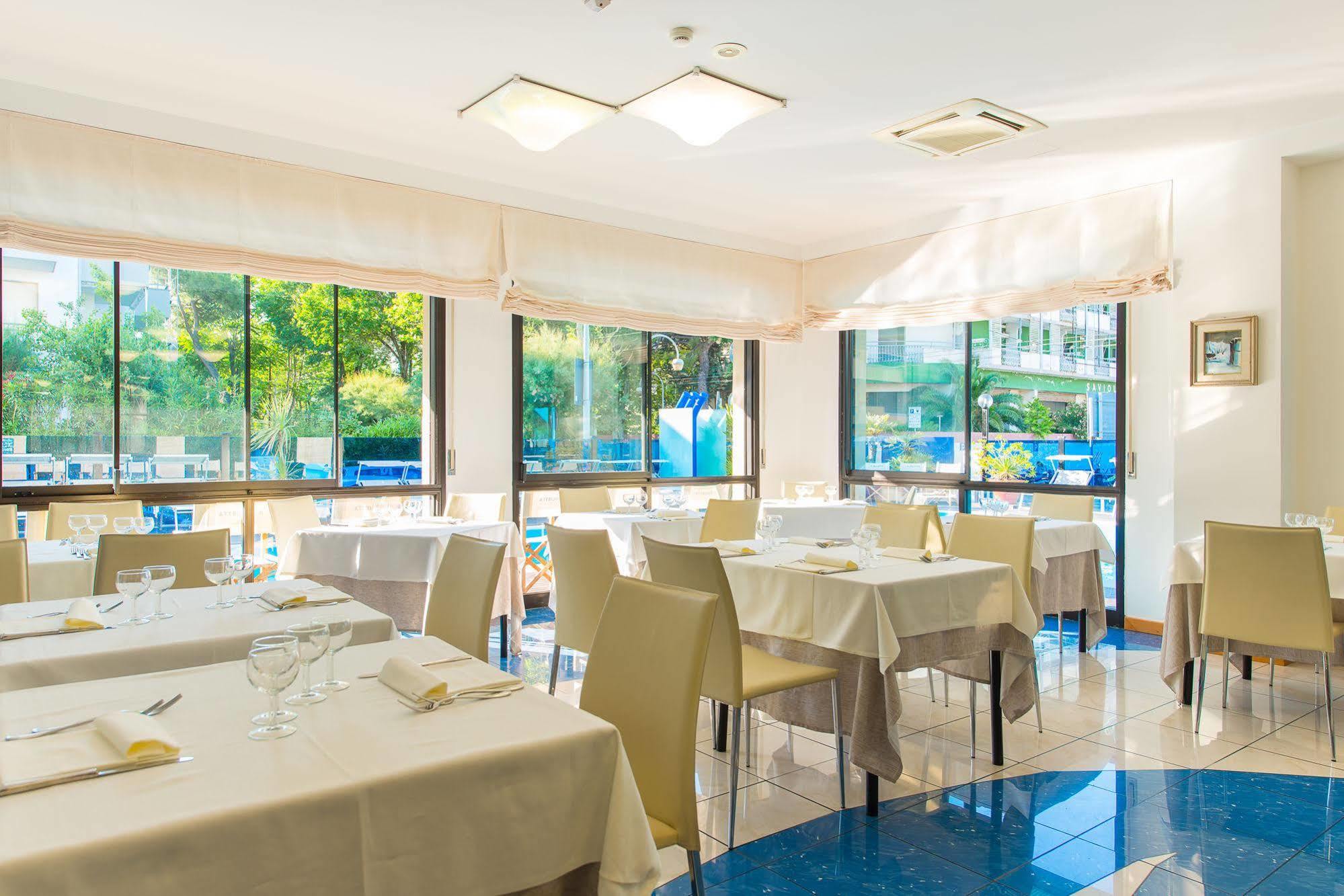 Hotel Giulietta Riccione Esterno foto
