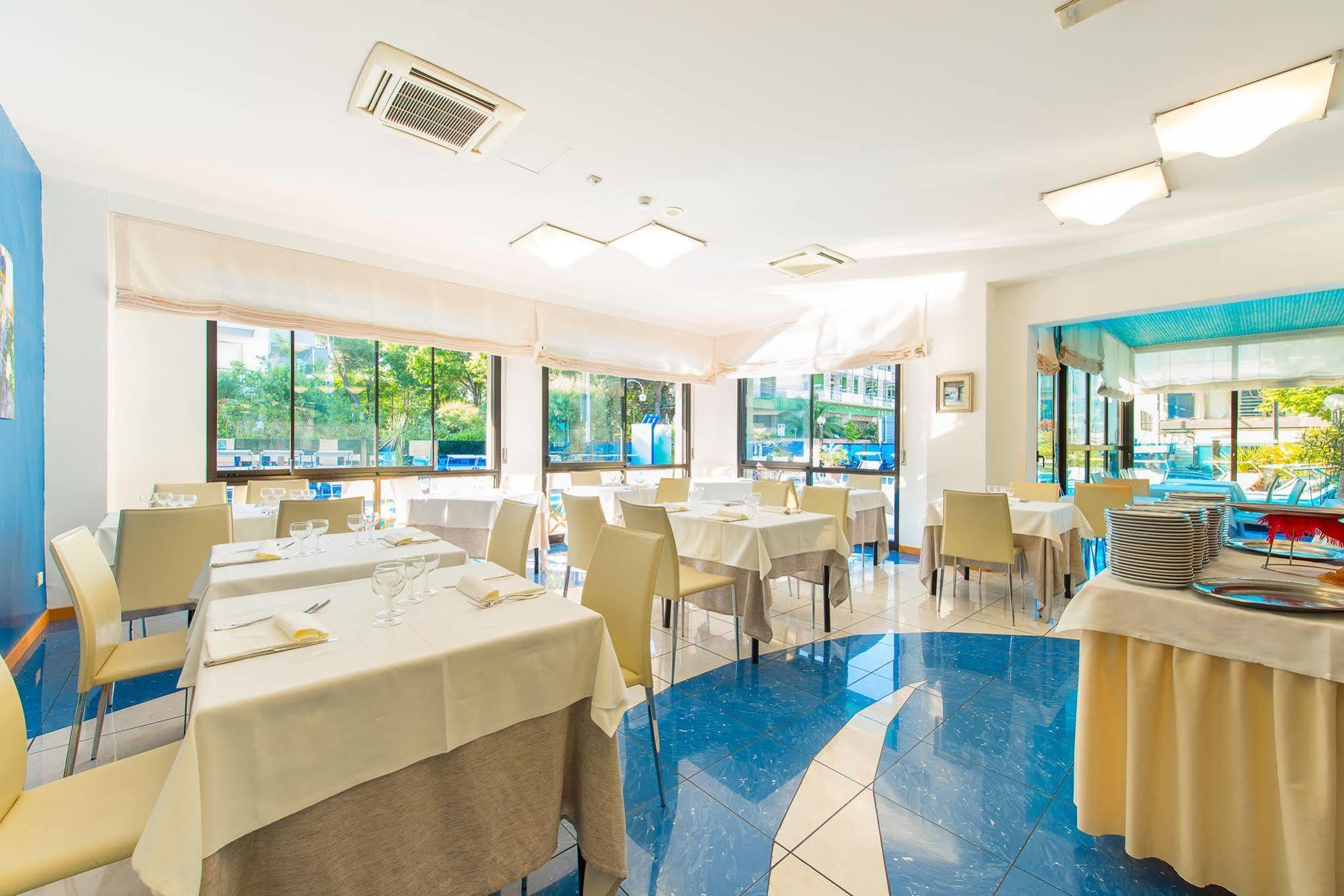 Hotel Giulietta Riccione Esterno foto