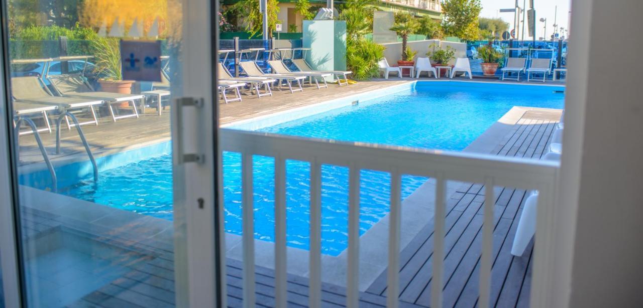 Hotel Giulietta Riccione Esterno foto