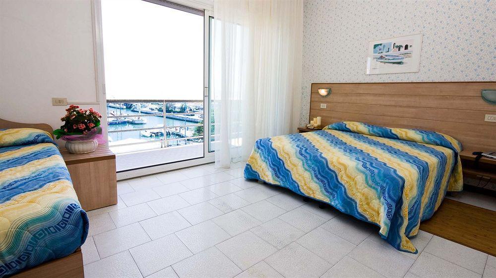 Hotel Giulietta Riccione Esterno foto